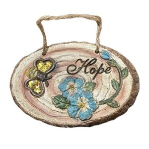 “Hope”Bee & Flowers On A (Tree-Cut Rings Like Background) Plaque